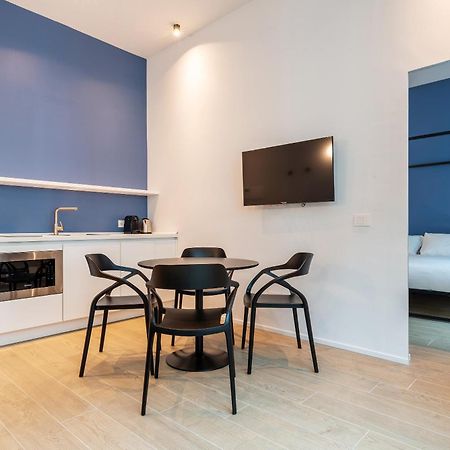 Easyhomes-City Centre Suites Милано Екстериор снимка