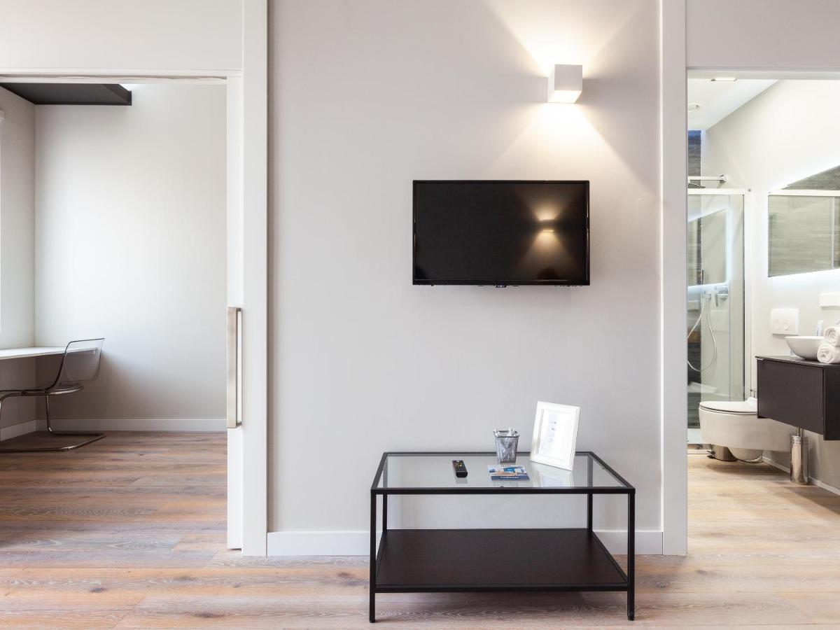 Easyhomes-City Centre Suites Милано Екстериор снимка