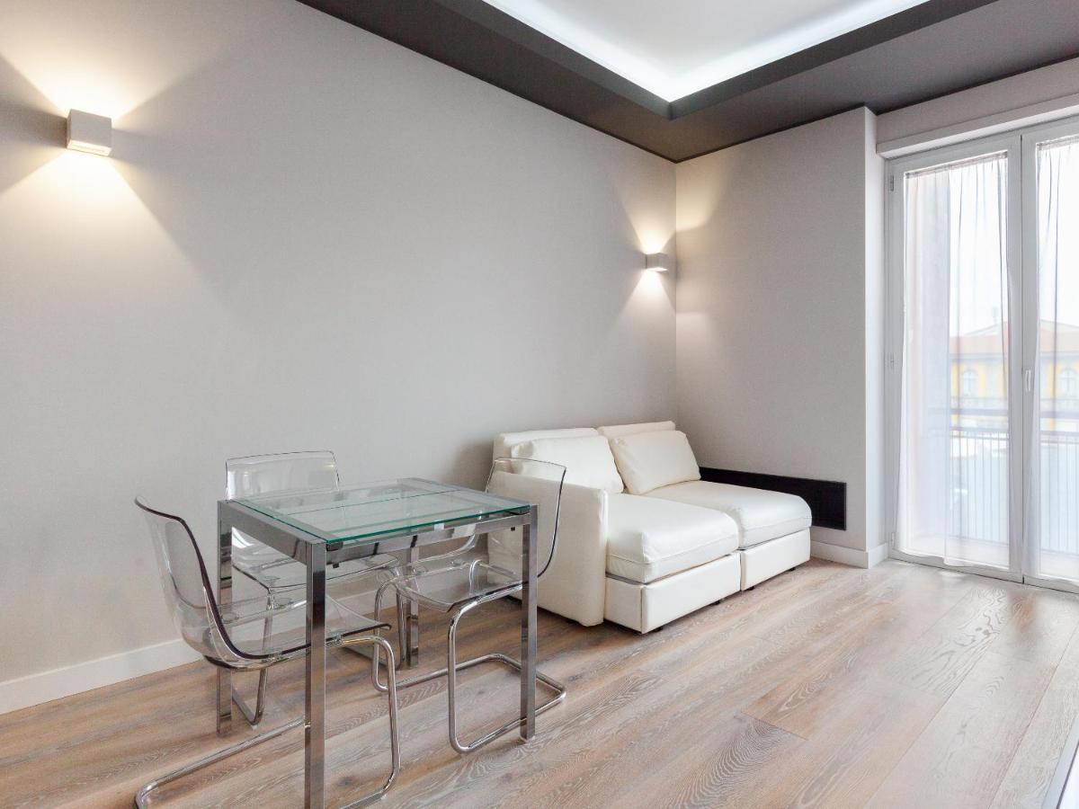 Easyhomes-City Centre Suites Милано Екстериор снимка
