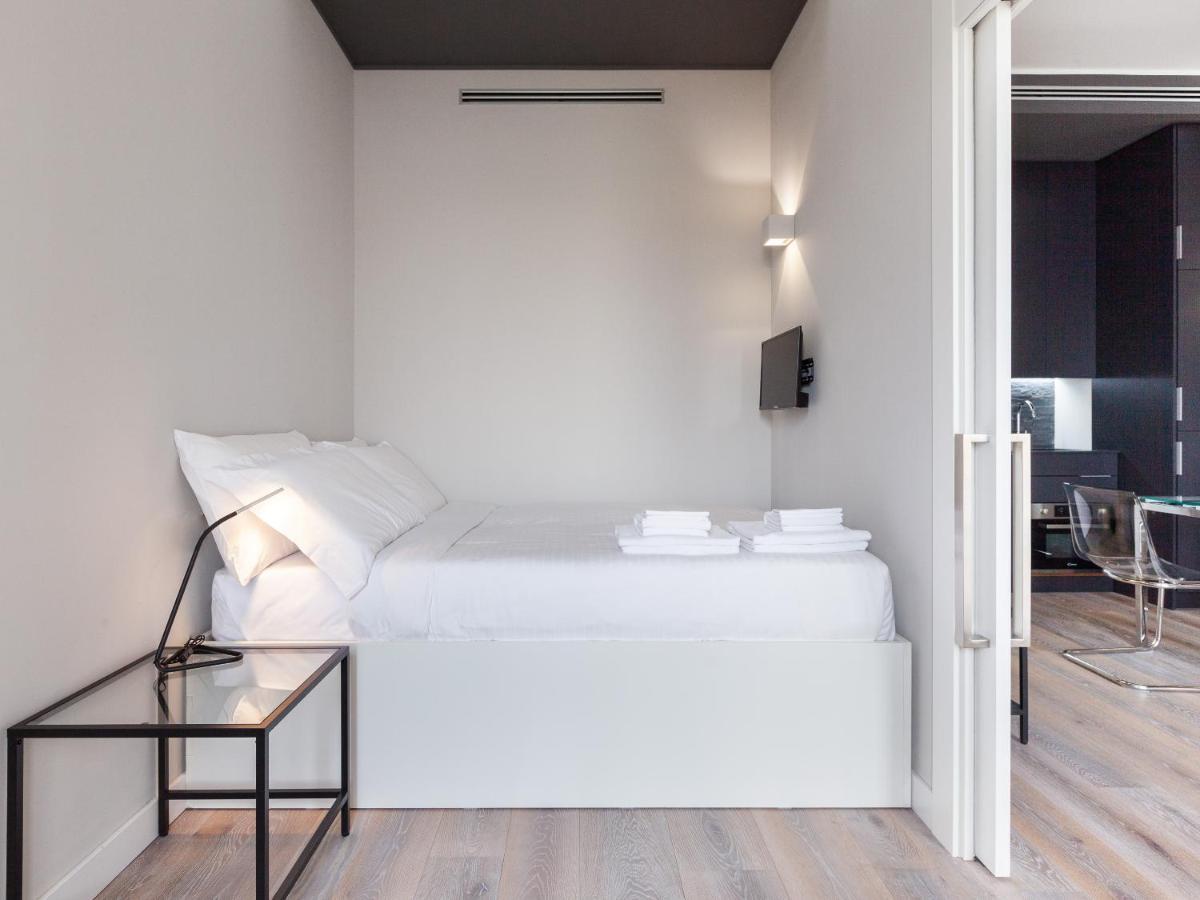 Easyhomes-City Centre Suites Милано Екстериор снимка