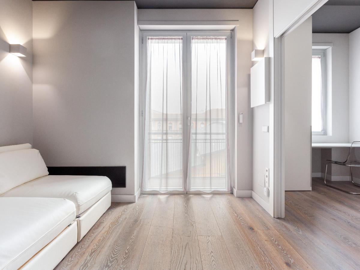 Easyhomes-City Centre Suites Милано Екстериор снимка