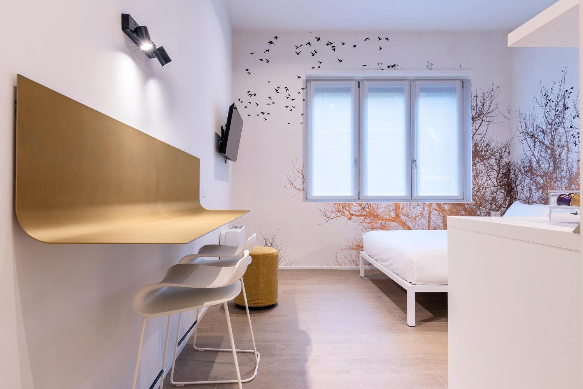 Easyhomes-City Centre Suites Милано Екстериор снимка