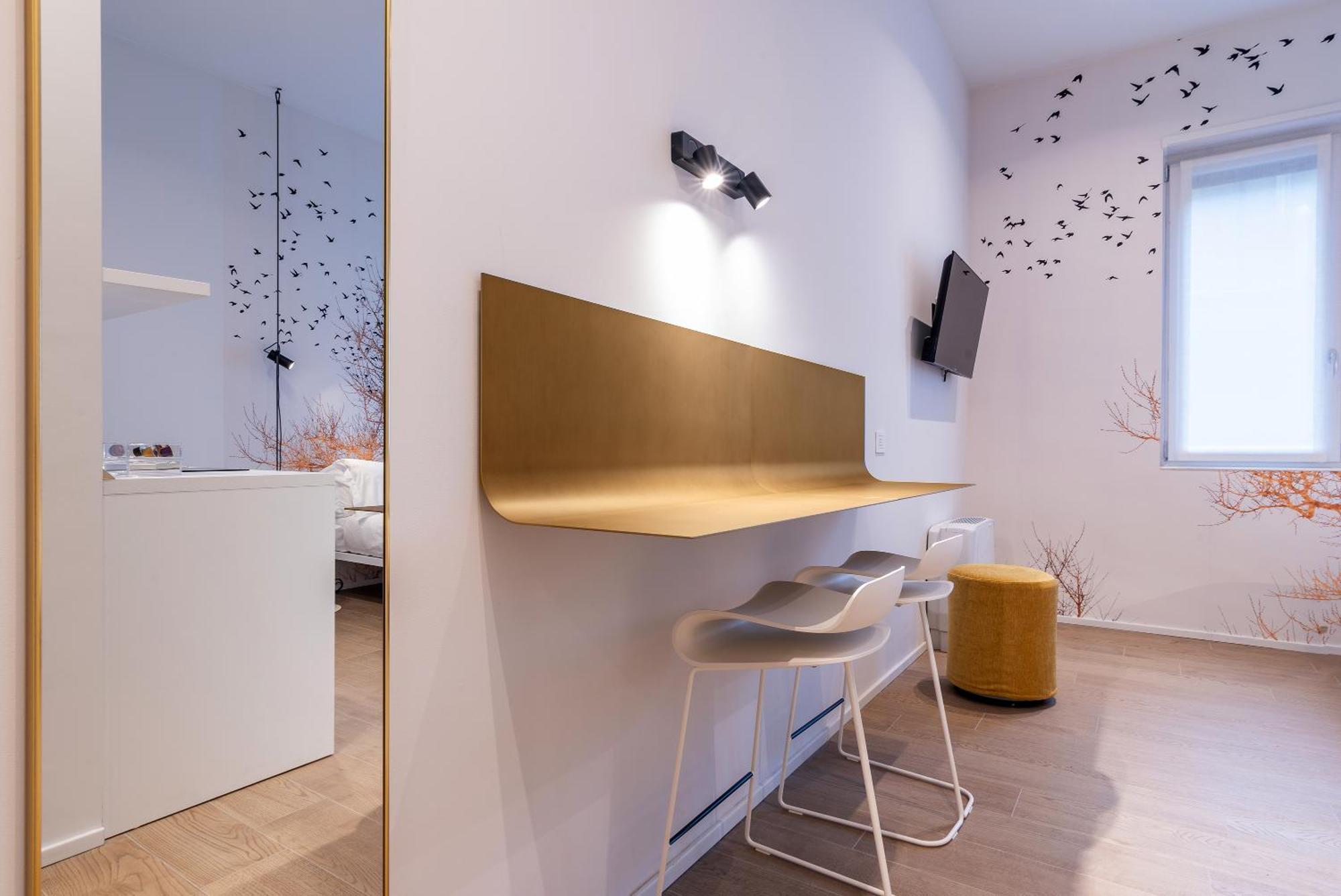 Easyhomes-City Centre Suites Милано Екстериор снимка