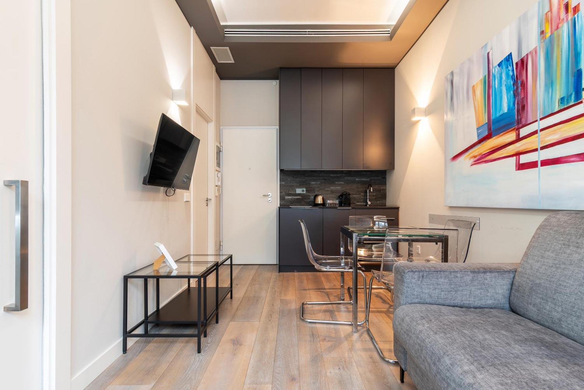 Easyhomes-City Centre Suites Милано Екстериор снимка