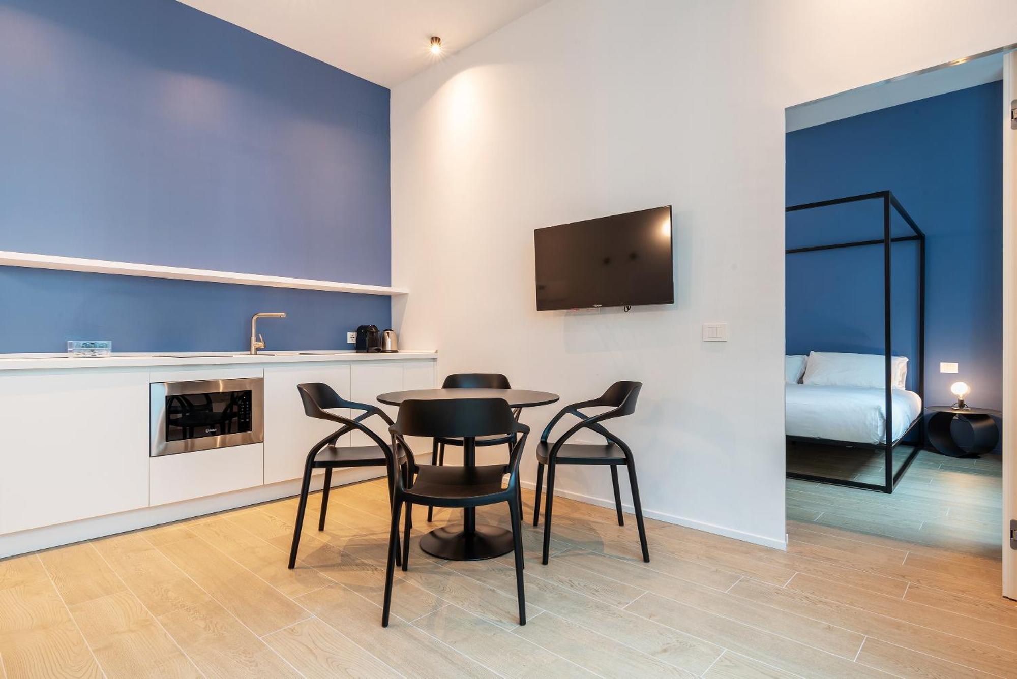Easyhomes-City Centre Suites Милано Екстериор снимка