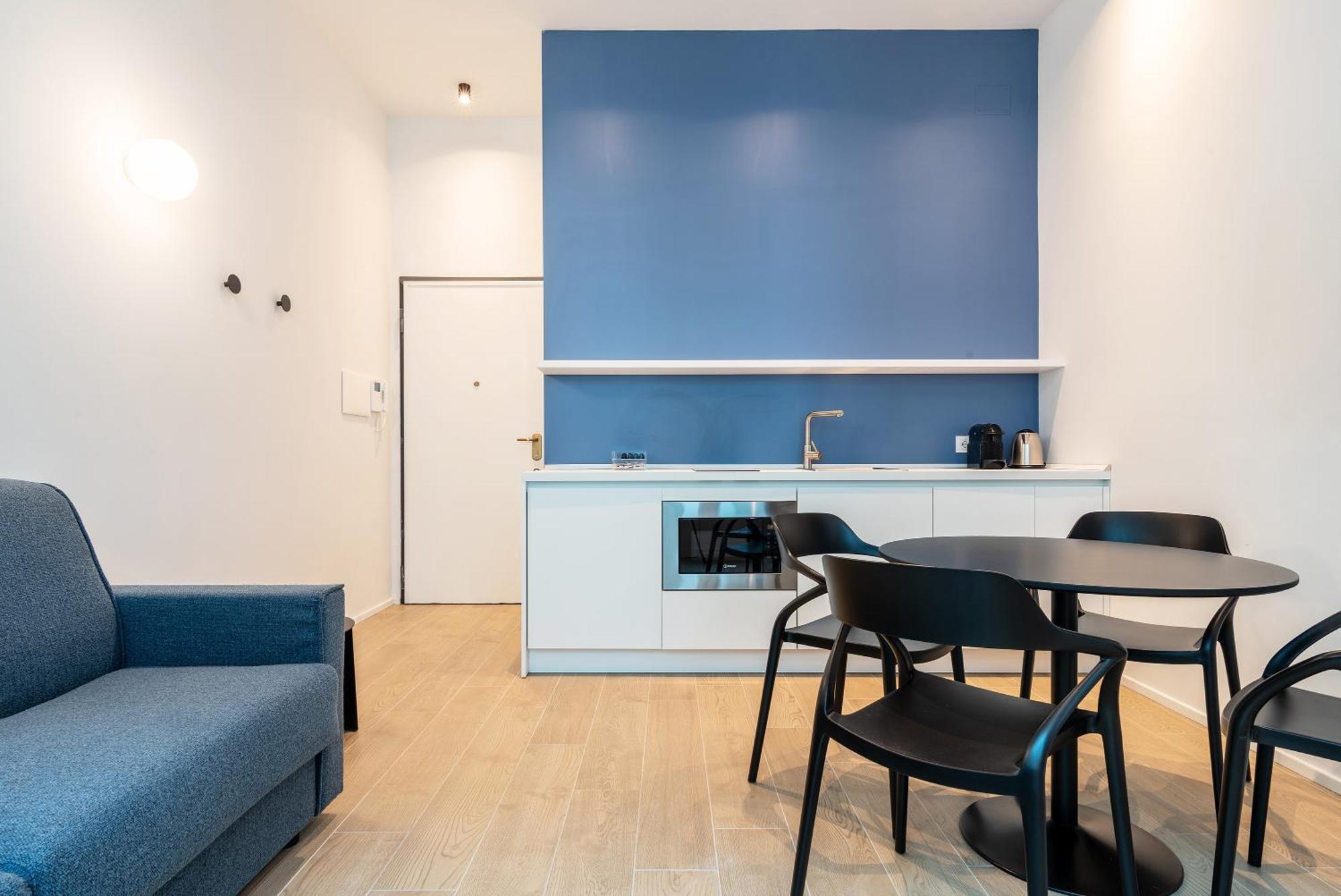 Easyhomes-City Centre Suites Милано Екстериор снимка