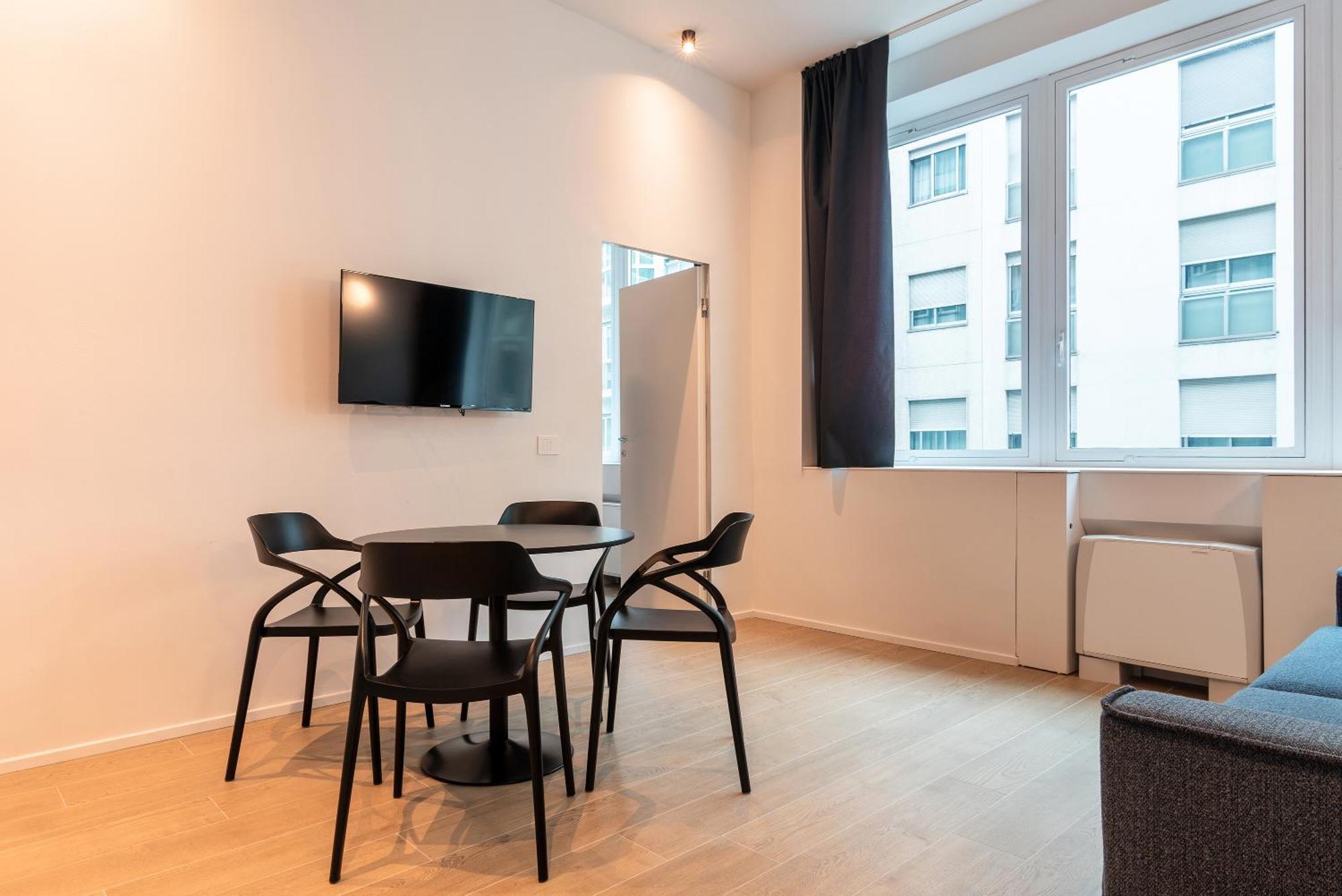 Easyhomes-City Centre Suites Милано Екстериор снимка